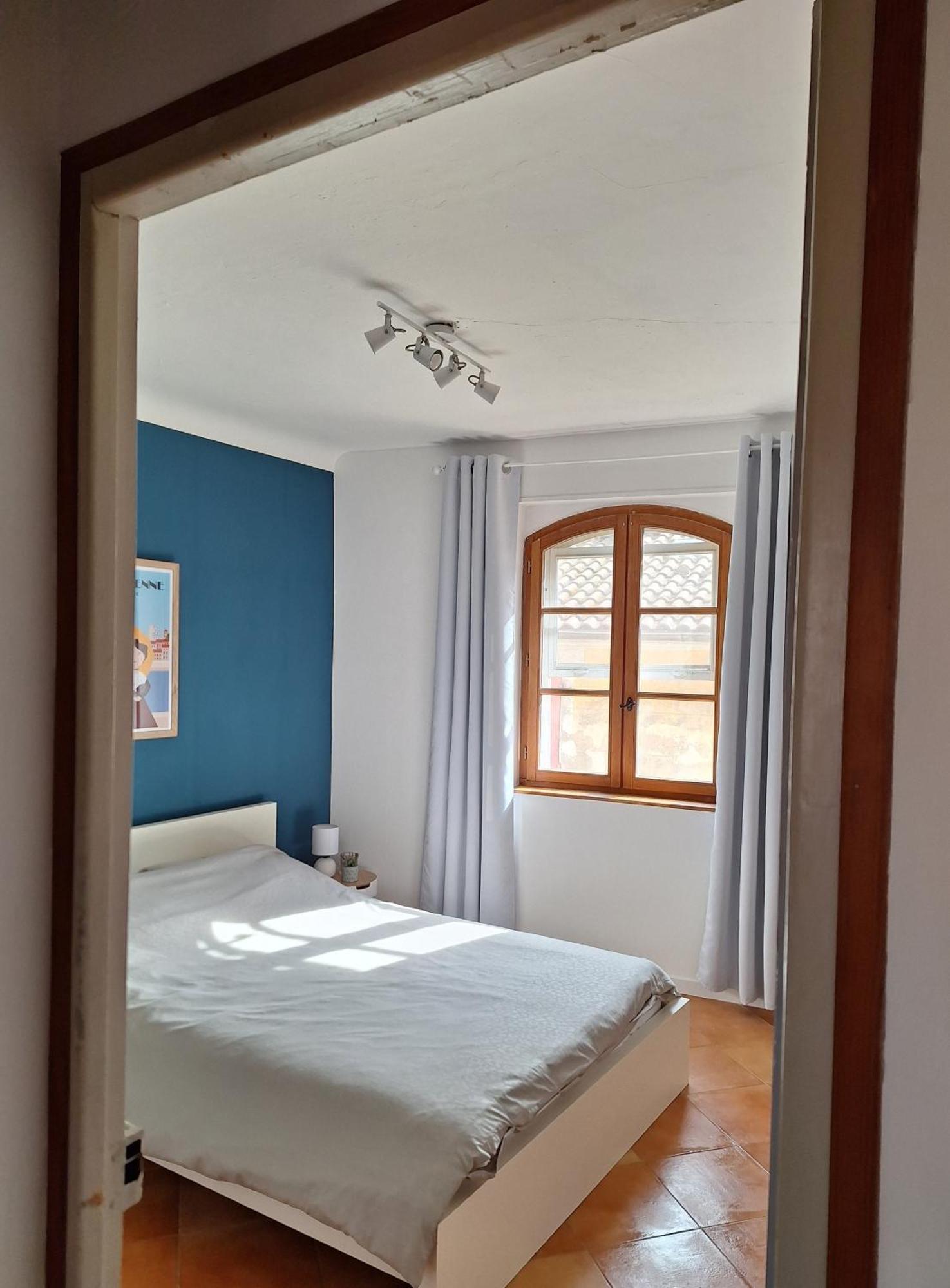 ארל La Garriguette Appart Centre Historique Calme Climatise 6 Couchages מראה חיצוני תמונה