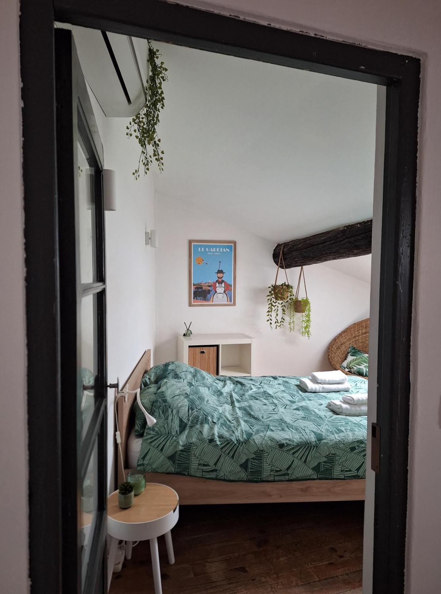ארל La Garriguette Appart Centre Historique Calme Climatise 6 Couchages מראה חיצוני תמונה